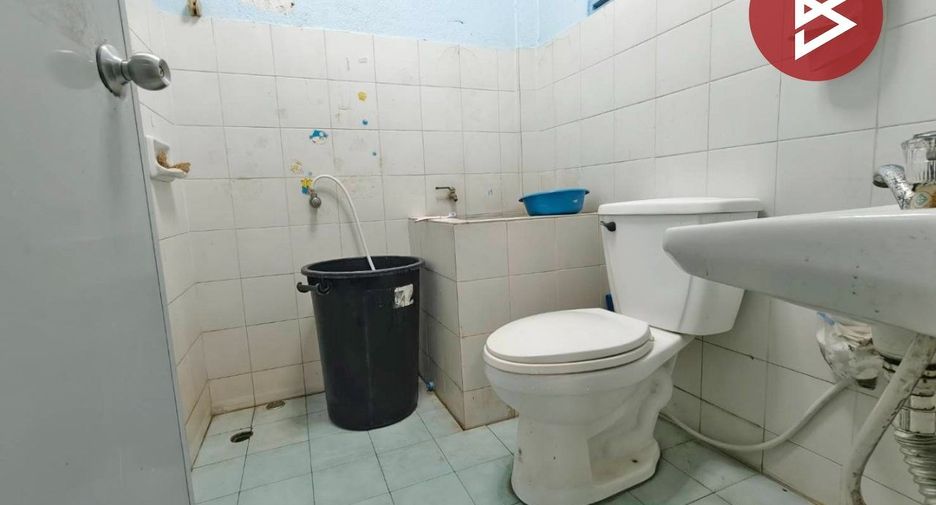For sale 2 bedrooms townhouse in Mueang Chachoengsao, Chachoengsao