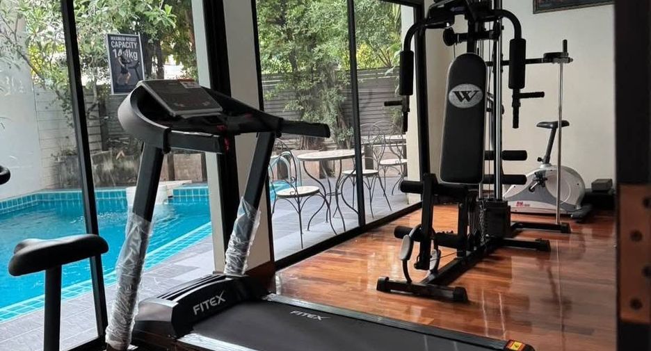 For rent 3 bedrooms house in Khlong Toei, Bangkok