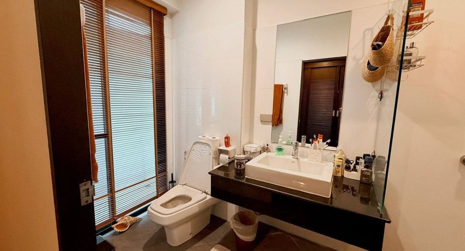 For rent 3 bedrooms house in Khlong Toei, Bangkok