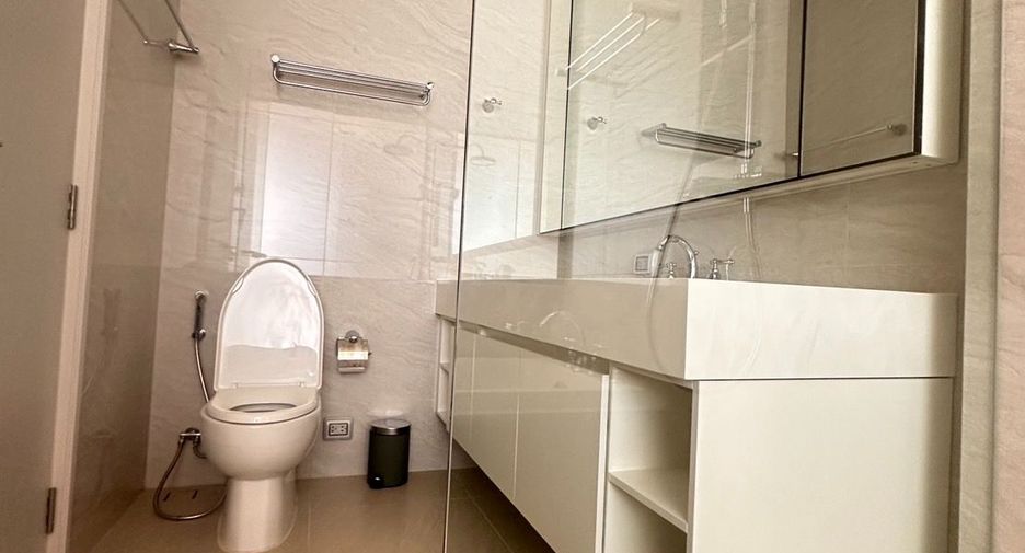 For rent 1 bed condo in Pathum Wan, Bangkok