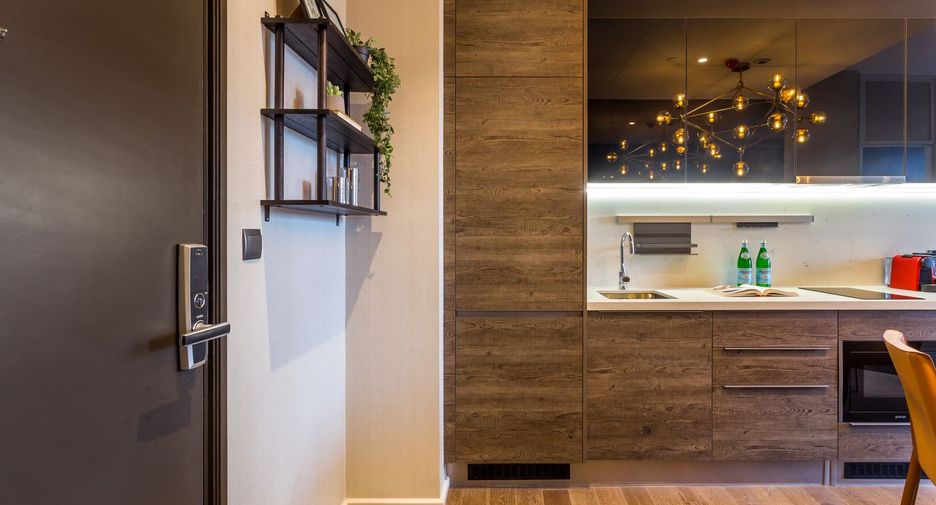 For rent 2 bedrooms condo in Pathum Wan, Bangkok