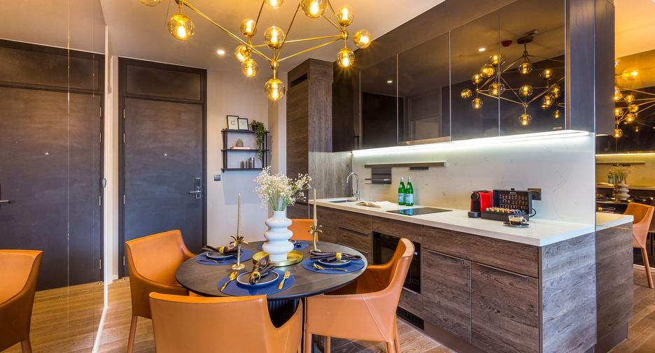 For rent 2 bedrooms condo in Pathum Wan, Bangkok
