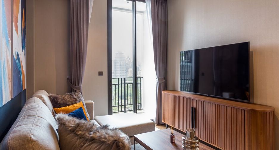 For rent 2 bedrooms condo in Pathum Wan, Bangkok