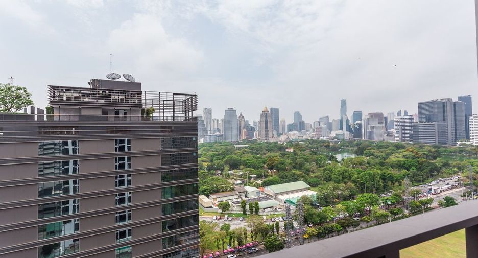 For rent 2 bedrooms condo in Pathum Wan, Bangkok