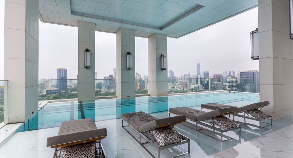 For rent 2 bedrooms condo in Pathum Wan, Bangkok