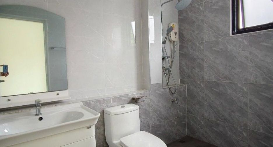 For sale 5 bedrooms house in Khao Khitchakut, Chanthaburi