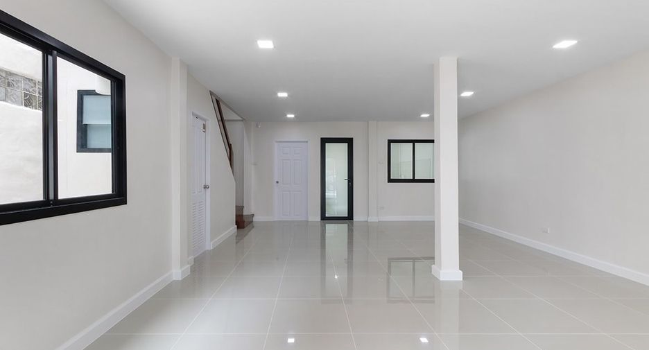 À vendre 3 chambres maison à Pak Kret, Nonthaburi
