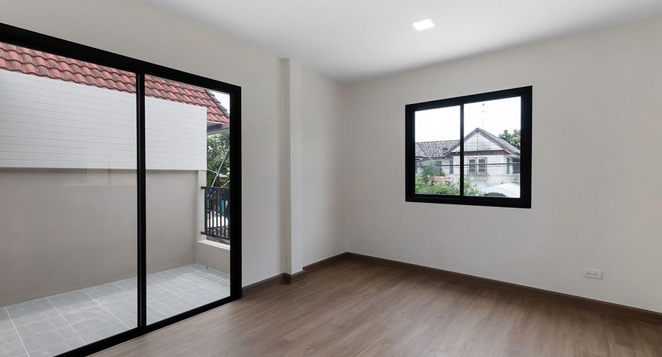 À vendre 3 chambres maison à Pak Kret, Nonthaburi