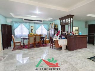 For sale 3 bedrooms house in Taling Chan, Bangkok