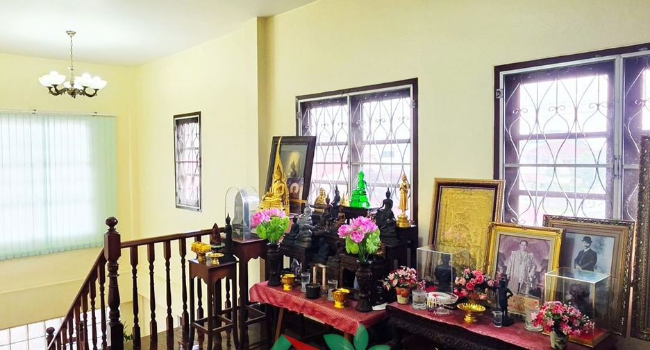 For sale 3 bedrooms house in Taling Chan, Bangkok