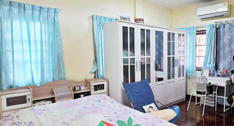 For sale 3 bedrooms house in Taling Chan, Bangkok
