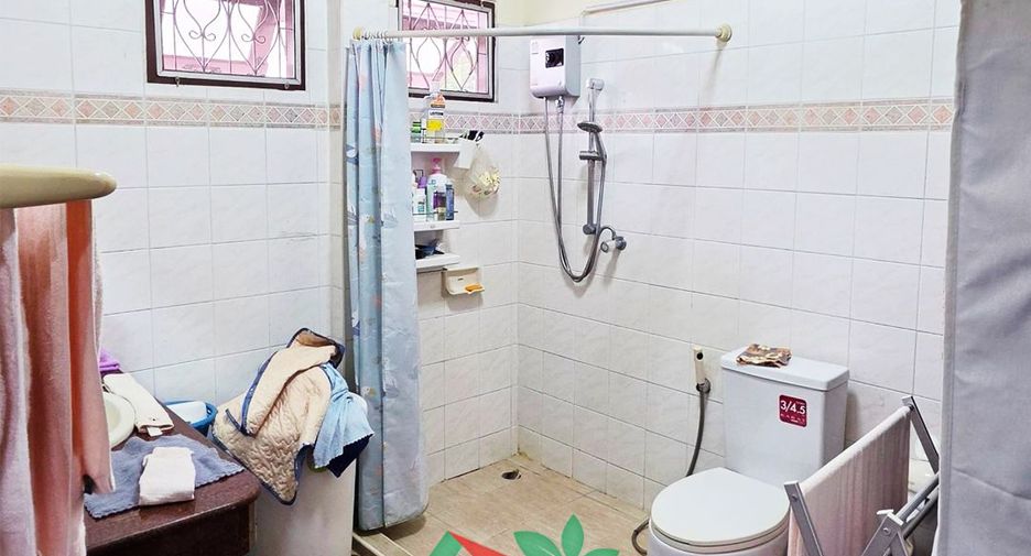 For sale 3 bedrooms house in Taling Chan, Bangkok