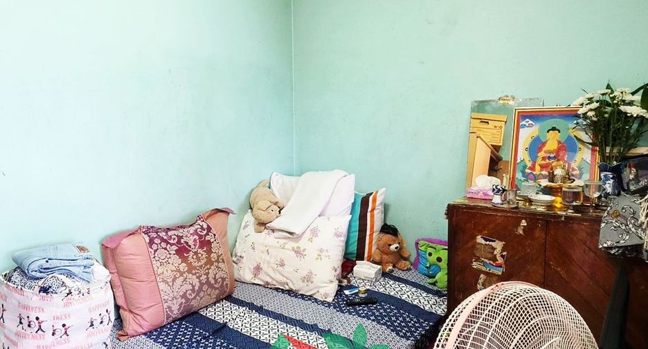 For sale 3 bedrooms house in Taling Chan, Bangkok
