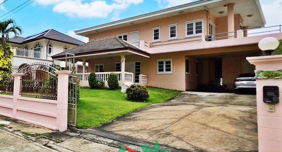 For sale 3 bedrooms house in Taling Chan, Bangkok