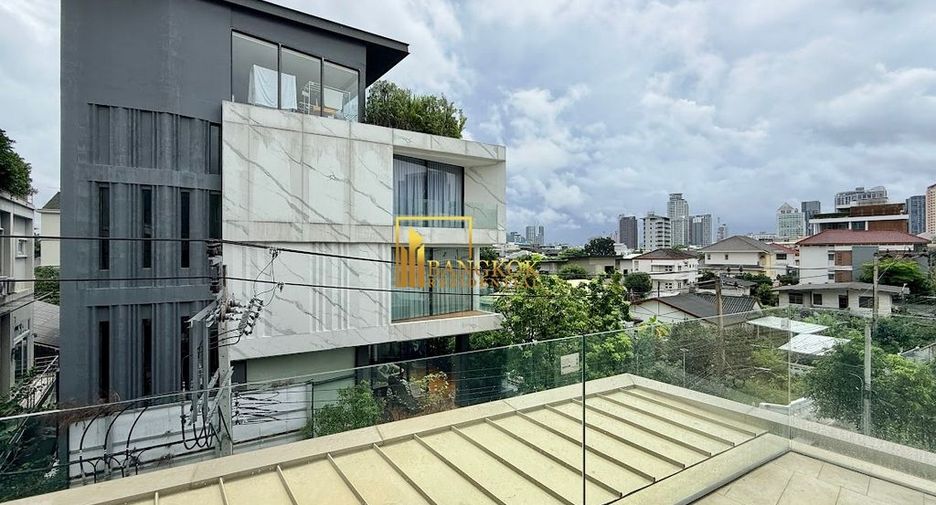 Villa zum Kauf mit 3 Zimmer in Watthana, Bangkok