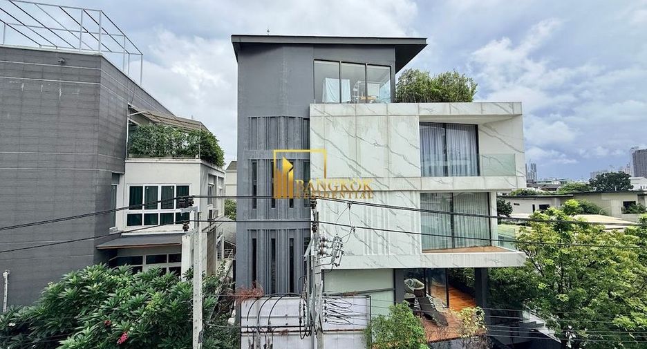 Villa zum Kauf mit 3 Zimmer in Watthana, Bangkok