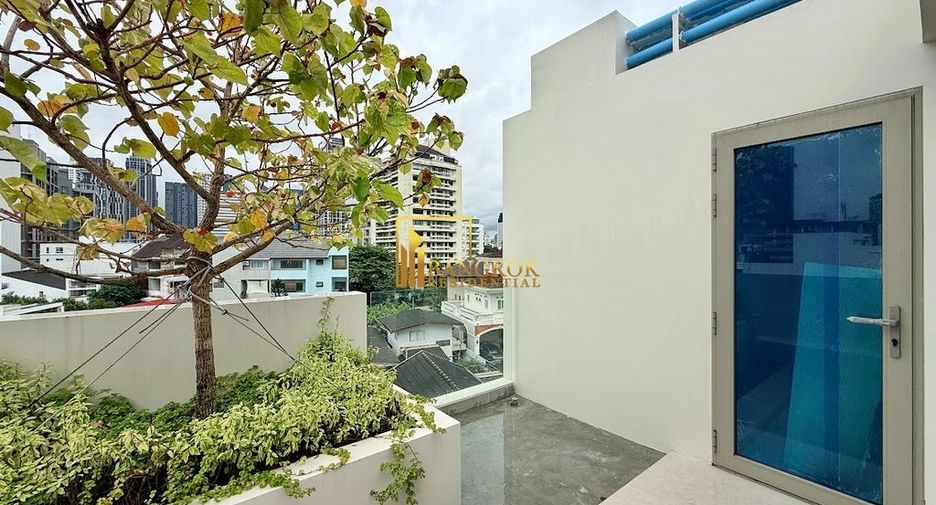 Villa zum Kauf mit 3 Zimmer in Watthana, Bangkok