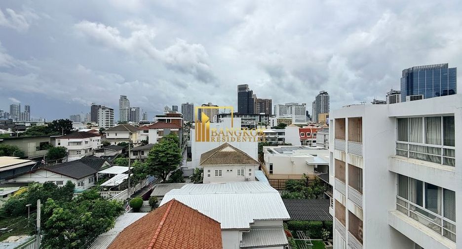 Villa zum Kauf mit 3 Zimmer in Watthana, Bangkok