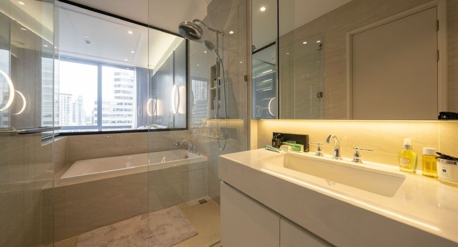 For rent 1 bed condo in Pathum Wan, Bangkok
