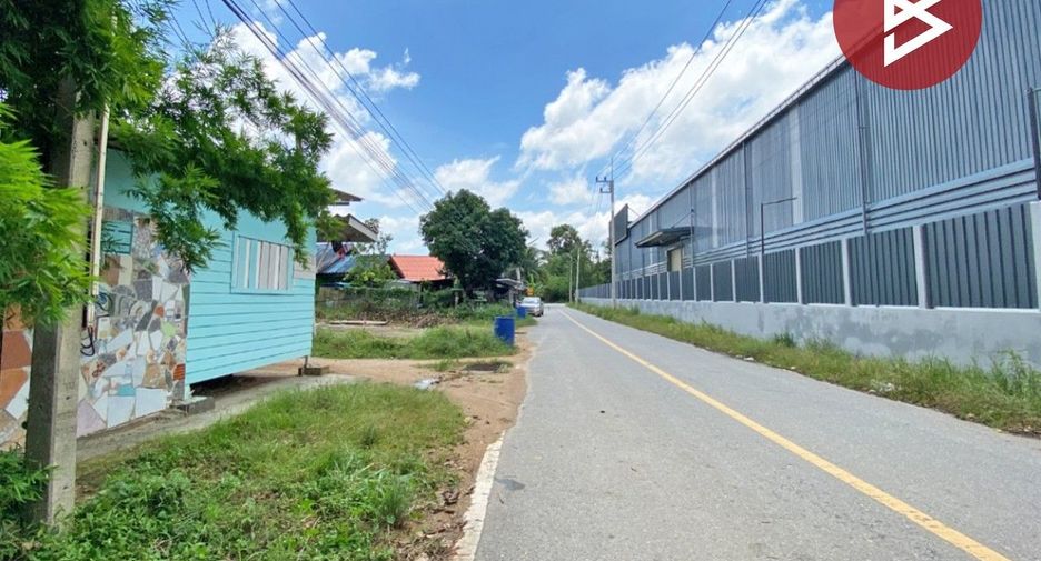À vendre terrain à Phanat Nikhom, Chonburi