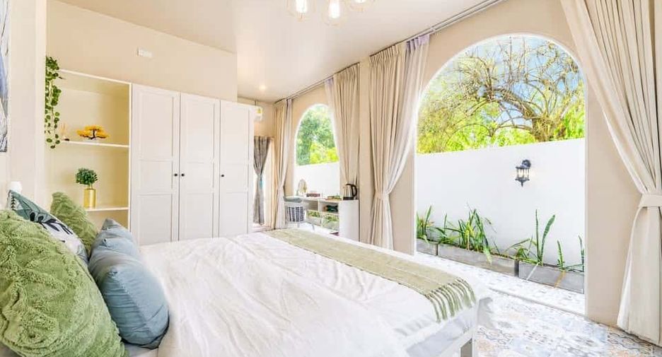 For rent 4 bedrooms condo in Mueang Chiang Mai, Chiang Mai