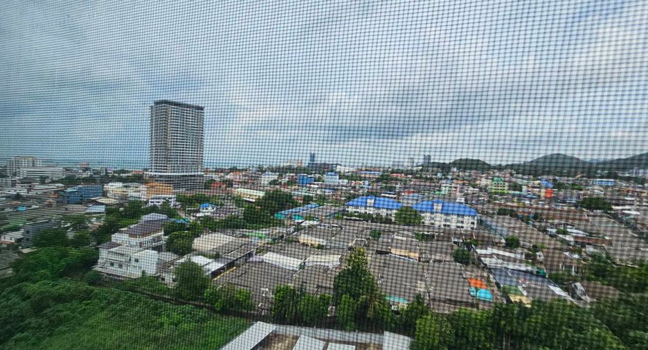 For sale 1 bed condo in Si Racha, Chonburi