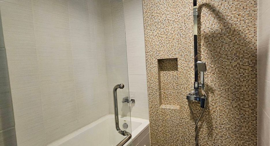 For sale 1 bed condo in Si Racha, Chonburi