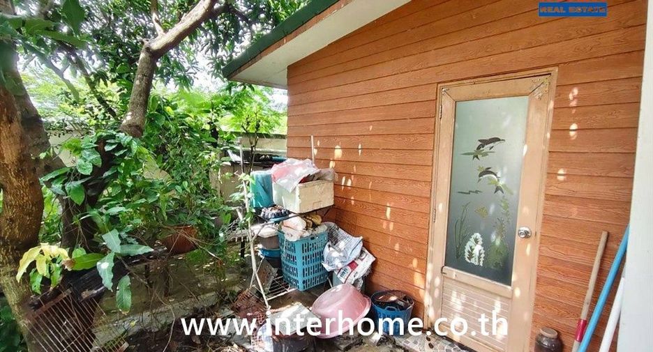 Casa adosada en venta de 3 habitaciones en Sai Noi, Nonthaburi
