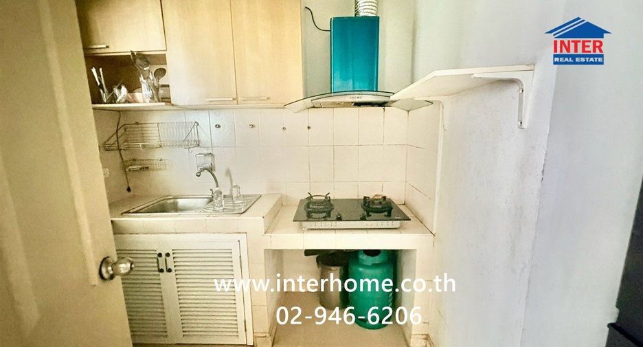 For sale 4 bedrooms townhouse in Bang Kapi, Bangkok