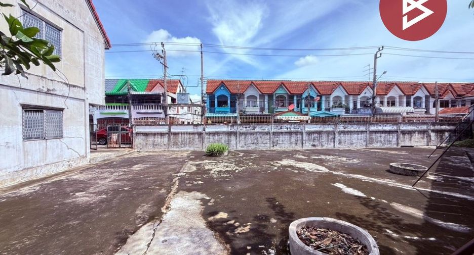 For sale 2 bedrooms townhouse in Thung Khru, Bangkok
