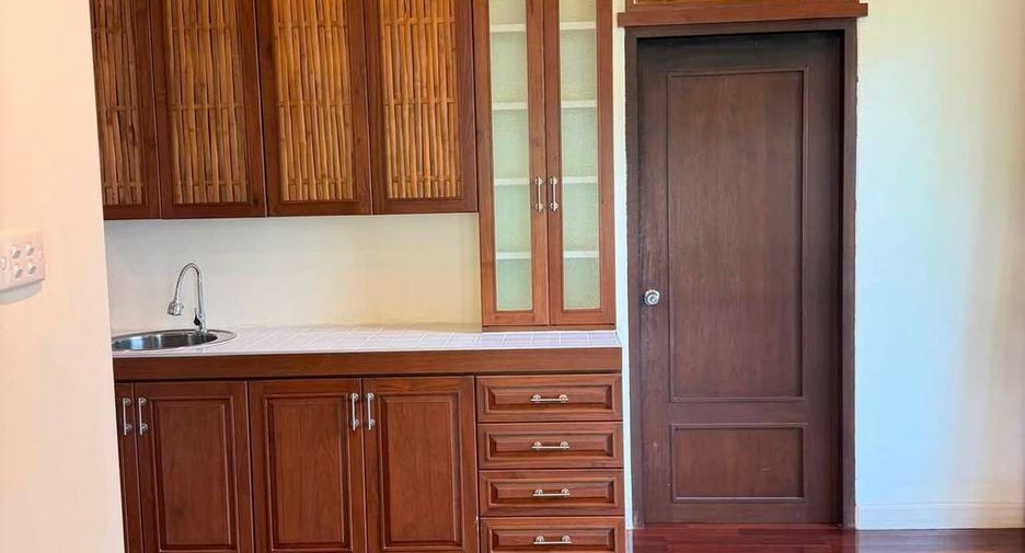 For rent 4 bedrooms house in Hang Dong, Chiang Mai