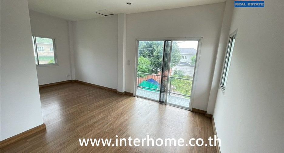 Casa en venta de 3 habitaciones en Bang Khen, Bangkok