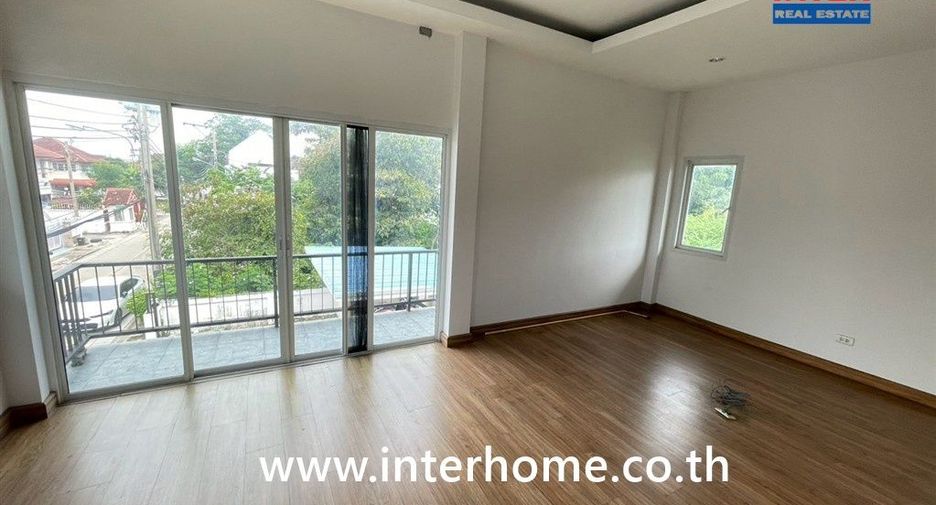 Casa en venta de 3 habitaciones en Bang Khen, Bangkok