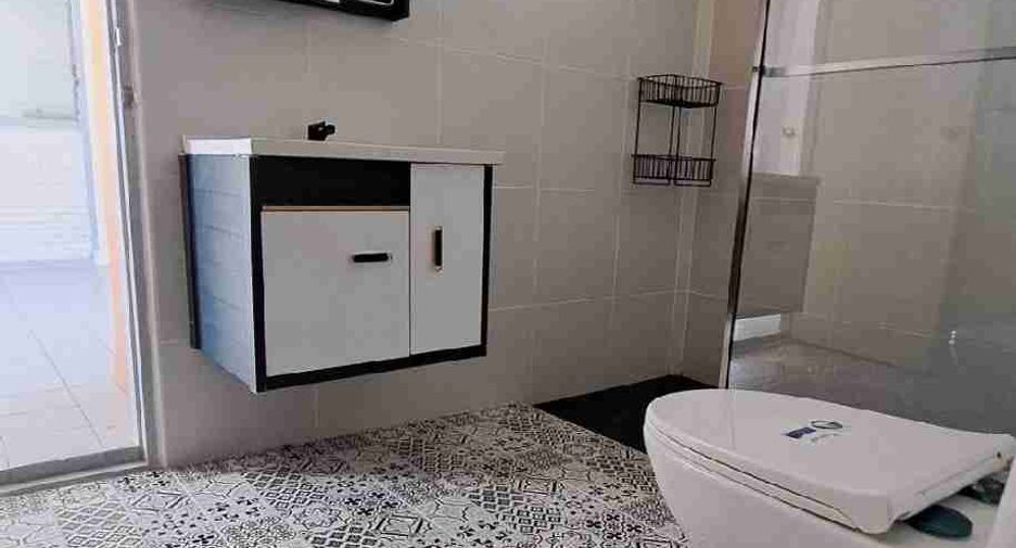 Casa en alquiler de 3 habitaciones en Mueang Rayong, Rayong