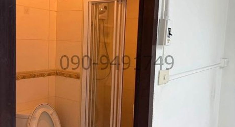 Casa adosada en alquiler de 4 habitaciones en Phra Khanong, Bangkok