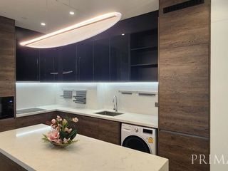 For rent 2 bedrooms condo in Pathum Wan, Bangkok
