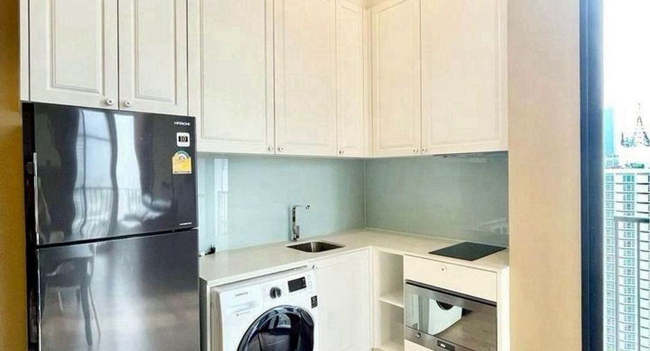For rent 2 bedrooms condo in Watthana, Bangkok