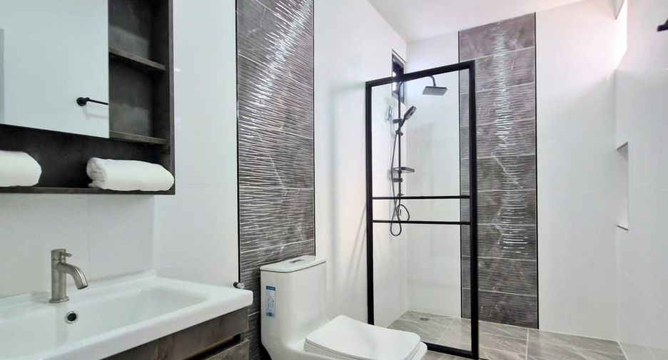 For sale 3 bedrooms house in Bang Lamung, Chonburi