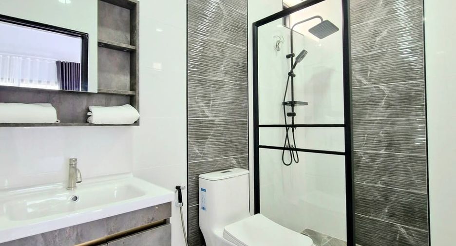 For sale 3 bedrooms house in Bang Lamung, Chonburi