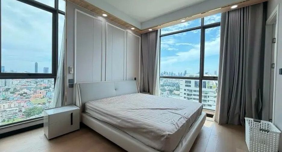For rent 4 bedrooms condo in Watthana, Bangkok