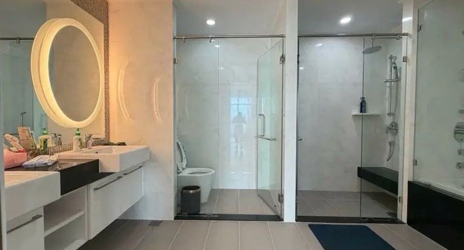 For rent 4 bedrooms condo in Watthana, Bangkok