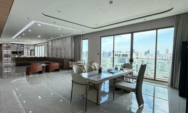 For rent 4 bedrooms condo in Watthana, Bangkok
