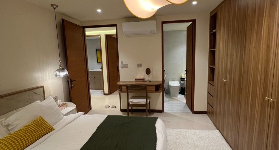 For sale 3 bedrooms condo in Watthana, Bangkok