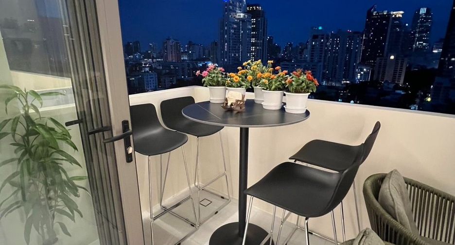 For sale 3 bedrooms condo in Watthana, Bangkok