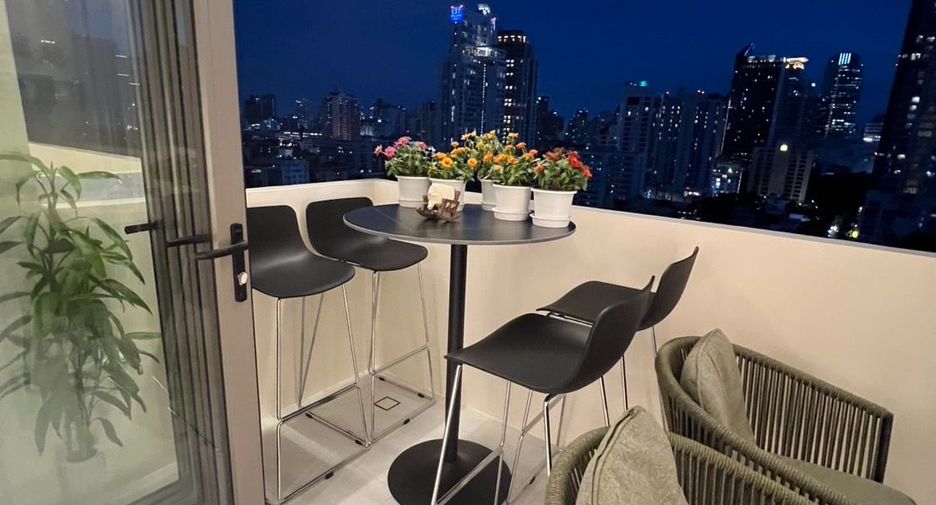 For sale 3 bedrooms condo in Watthana, Bangkok