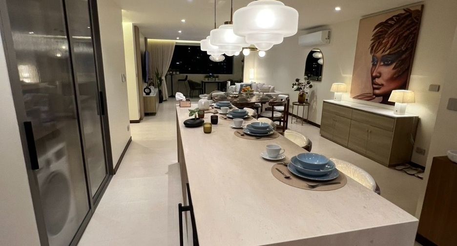 For sale 3 bedrooms condo in Watthana, Bangkok