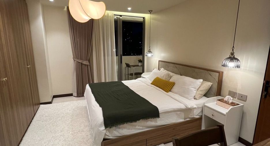 For sale 3 bedrooms condo in Watthana, Bangkok