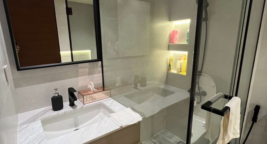 For sale 3 bedrooms condo in Watthana, Bangkok