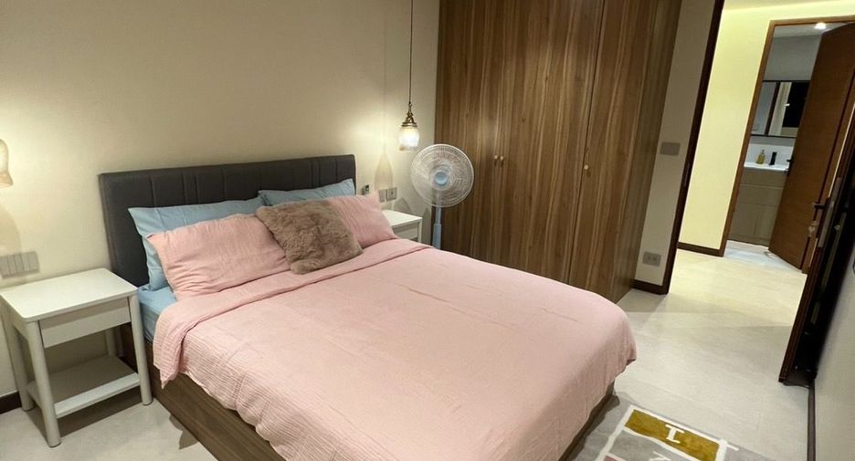 For sale 3 bedrooms condo in Watthana, Bangkok