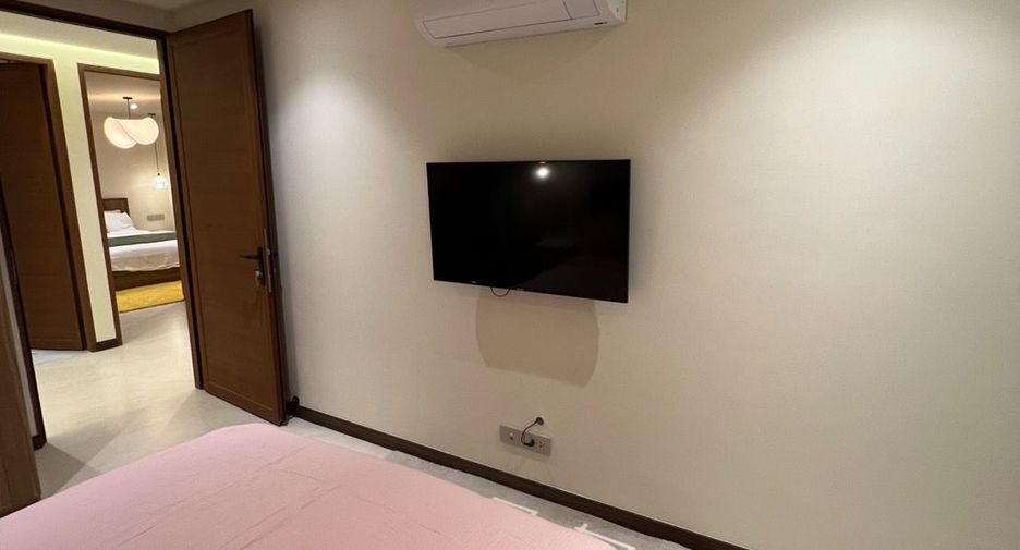 For sale 3 bedrooms condo in Watthana, Bangkok